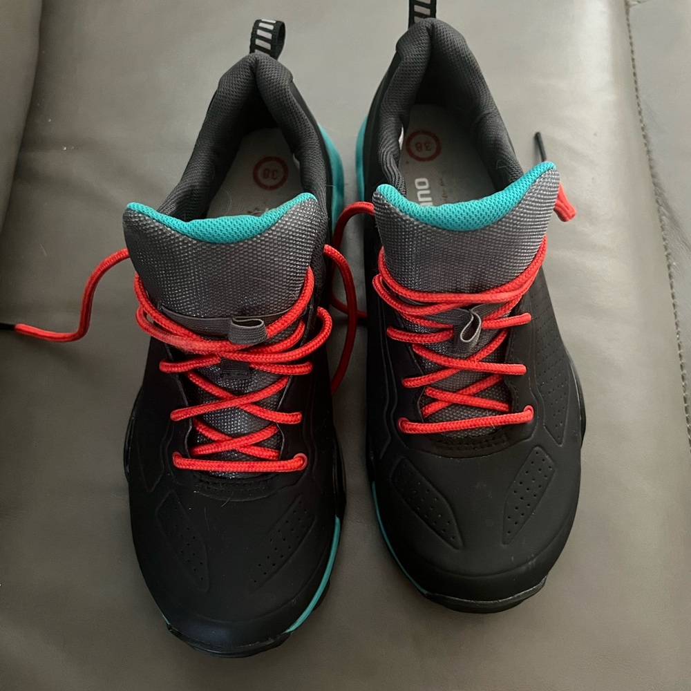 Shimano Black and Red Indoor Spin Shoes with Cushioned Soles